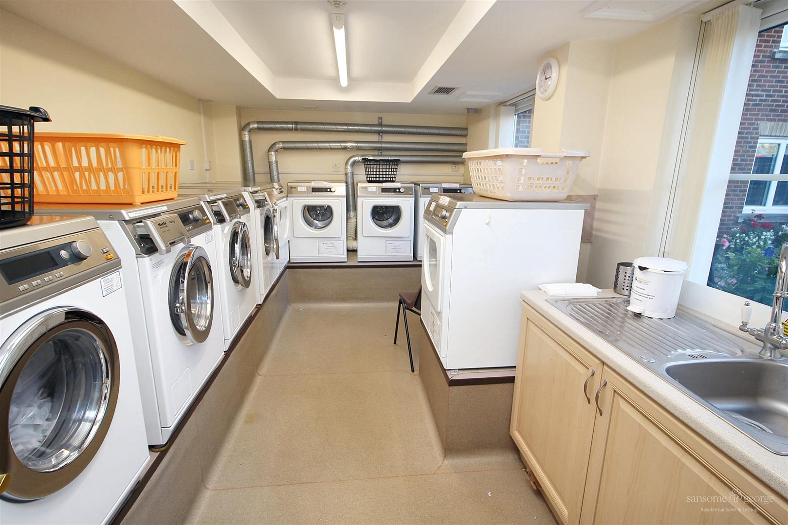 Bath Road, Calcot, Reading
